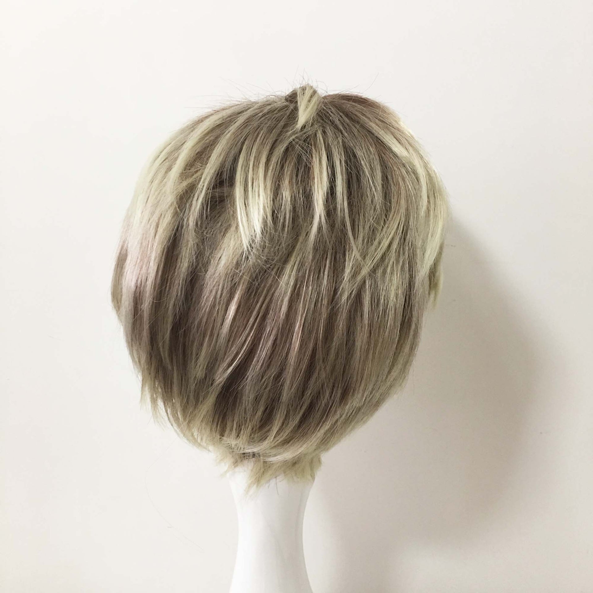 nevermindyrhead Men Ash Blonde Short Straight Pixie Middle Part Cosplay Wig