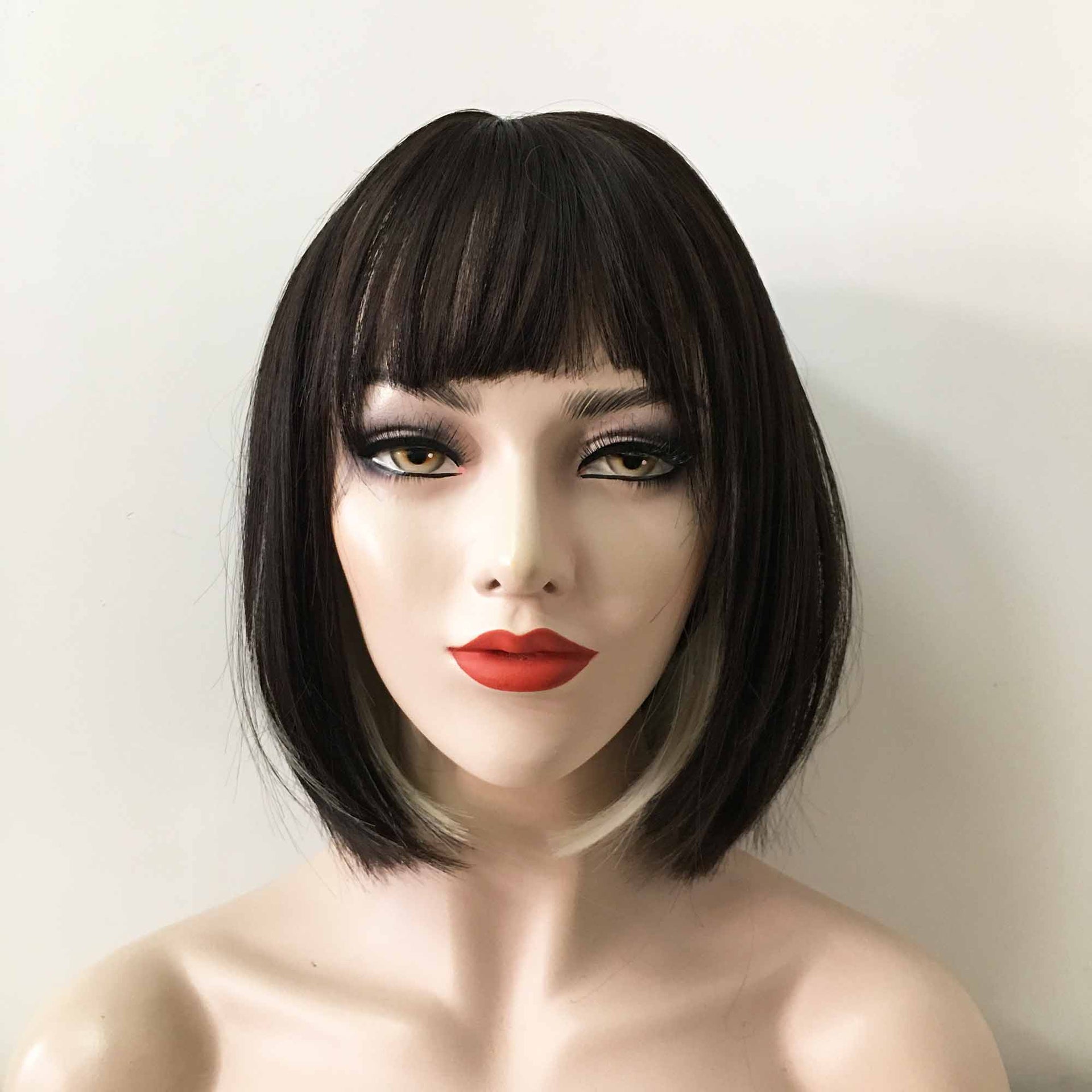 nevermindyrhead Women Black Blonde Two Tone Layered Short Bob Fringe Bangs Wig
