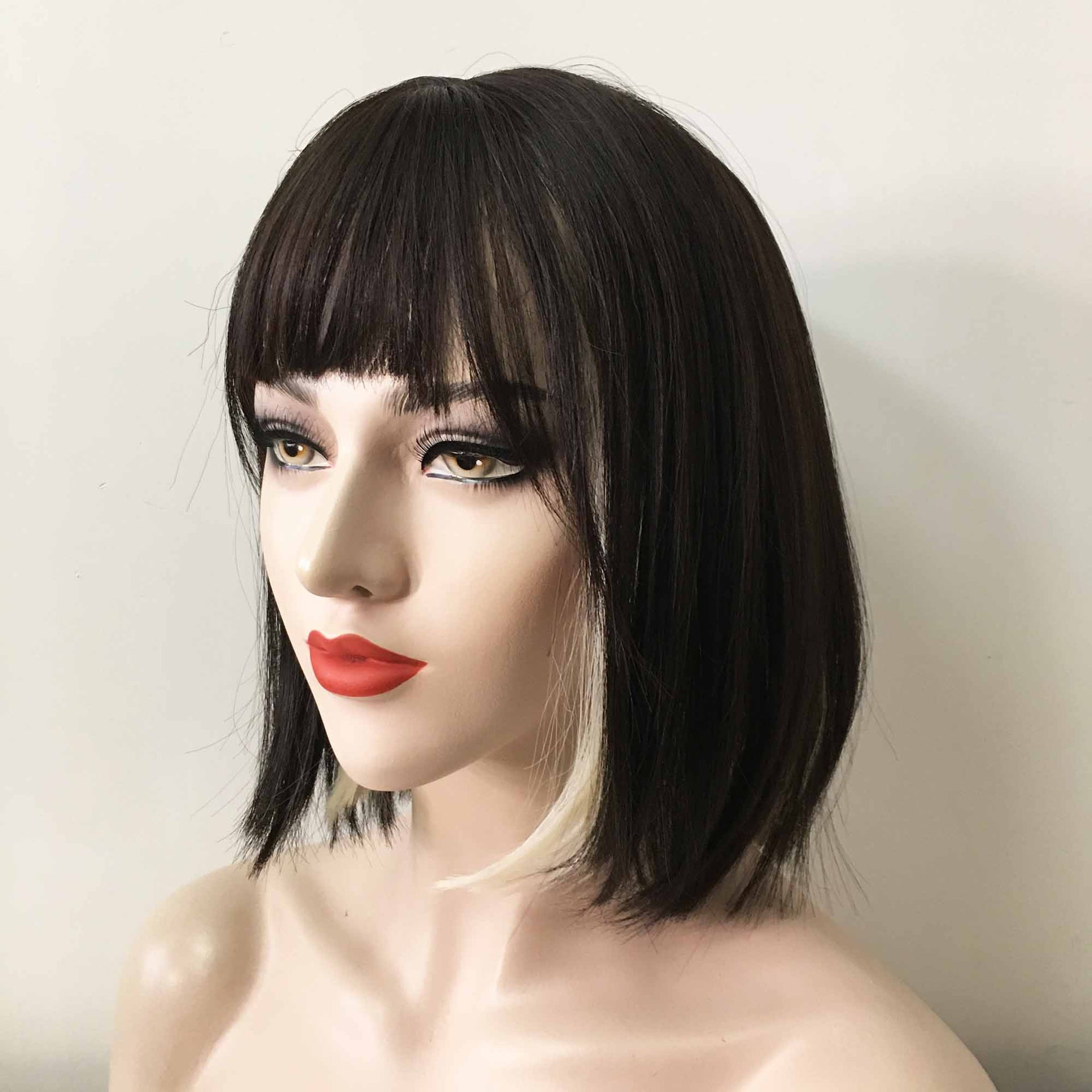 nevermindyrhead Women Black Blonde Two Tone Layered Short Bob Fringe Bangs Wig