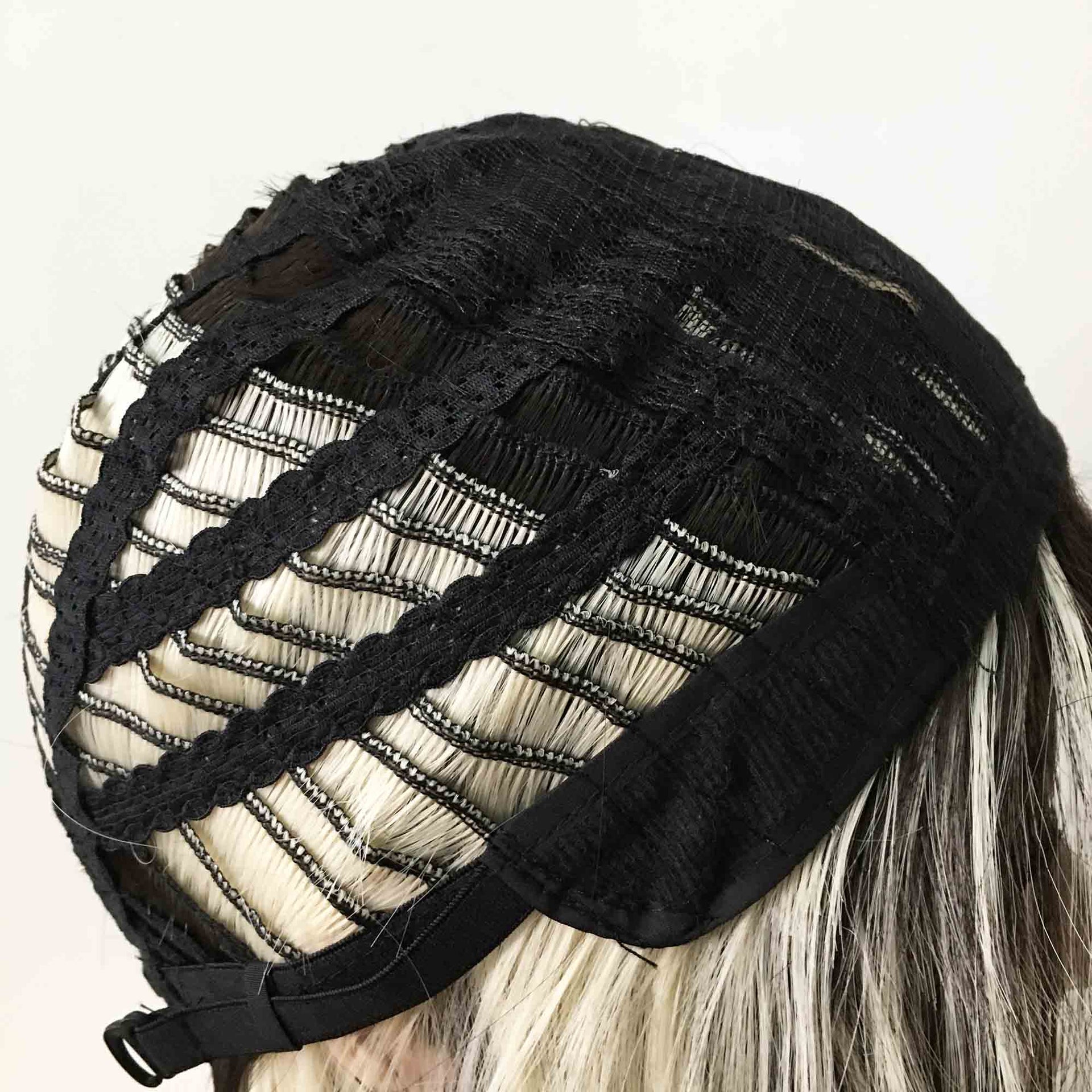 nevermindyrhead Women Black Blonde Two Tone Layered Short Bob Fringe Bangs Wig