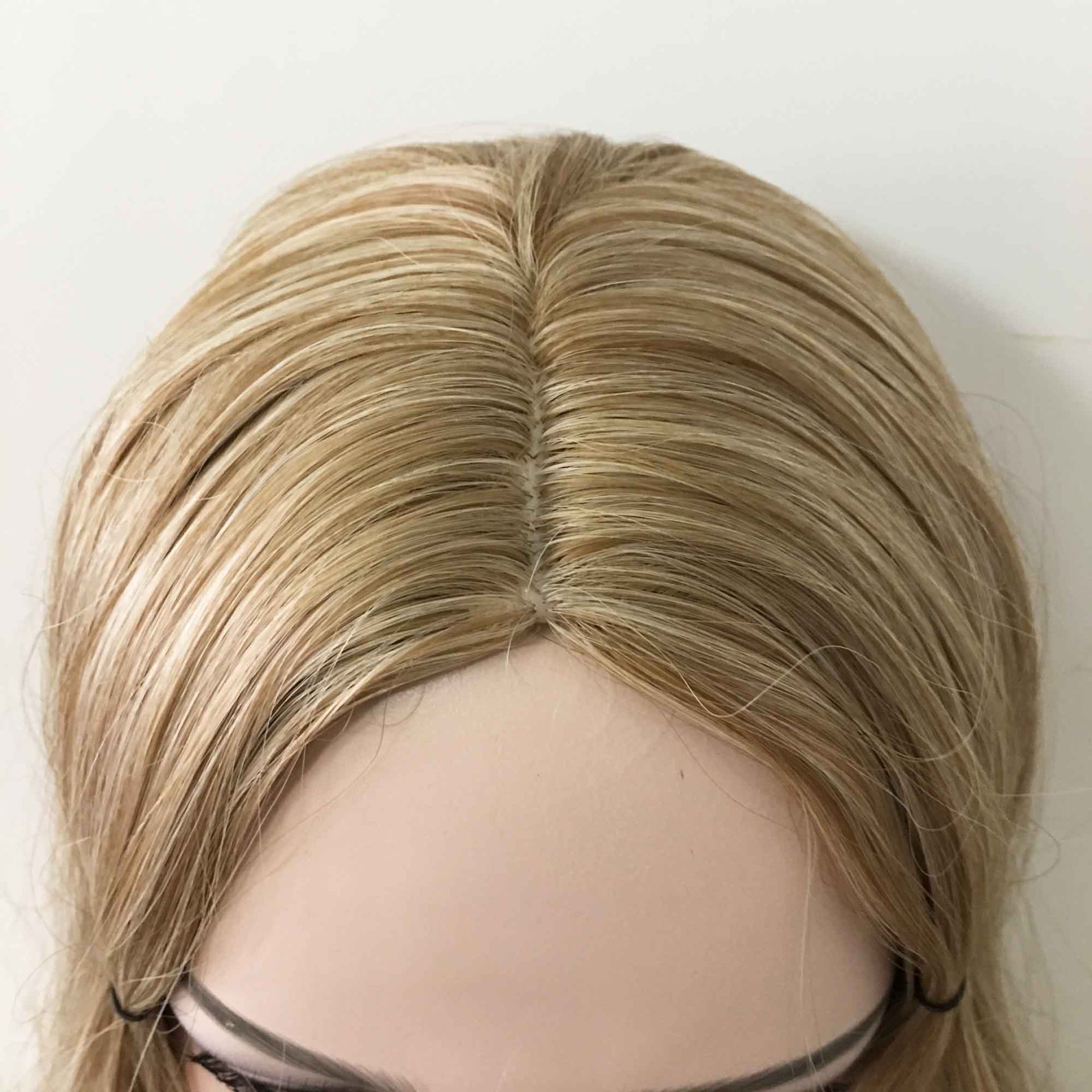 nevermindyrhead Women Brown Long Wavy Middle Part Wig