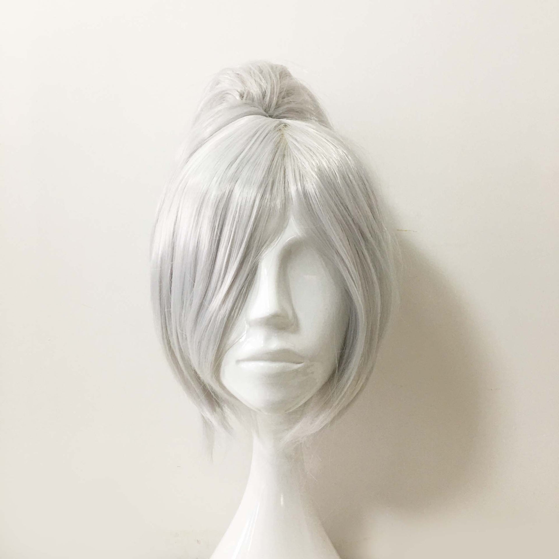nevermindyrhead Women Silver White Short Detachable Top Bun Bob Cosplay Wig