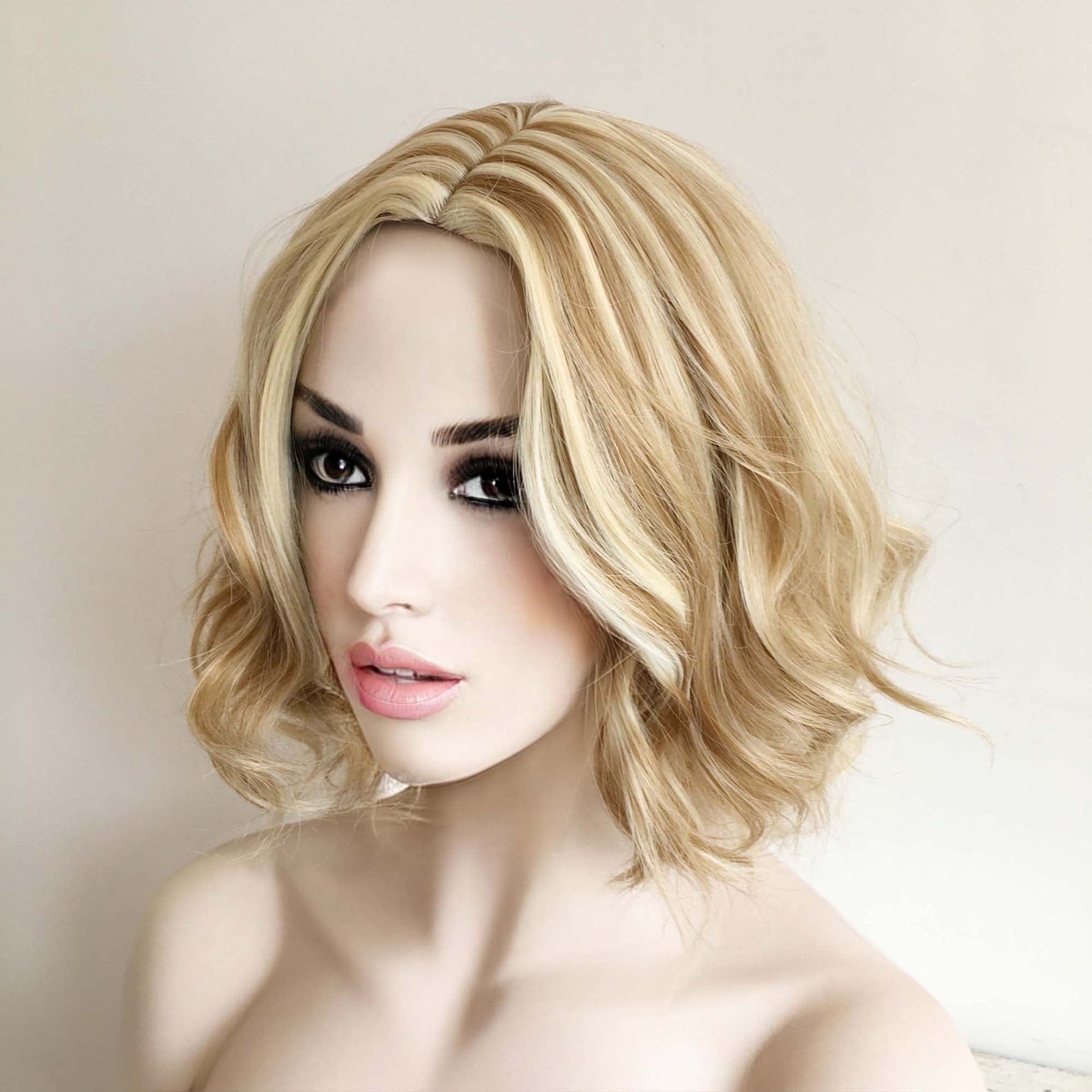 nevermindyrhead Women Light Toffee Blonde Ombre Short Curly Bob Side Part Wig