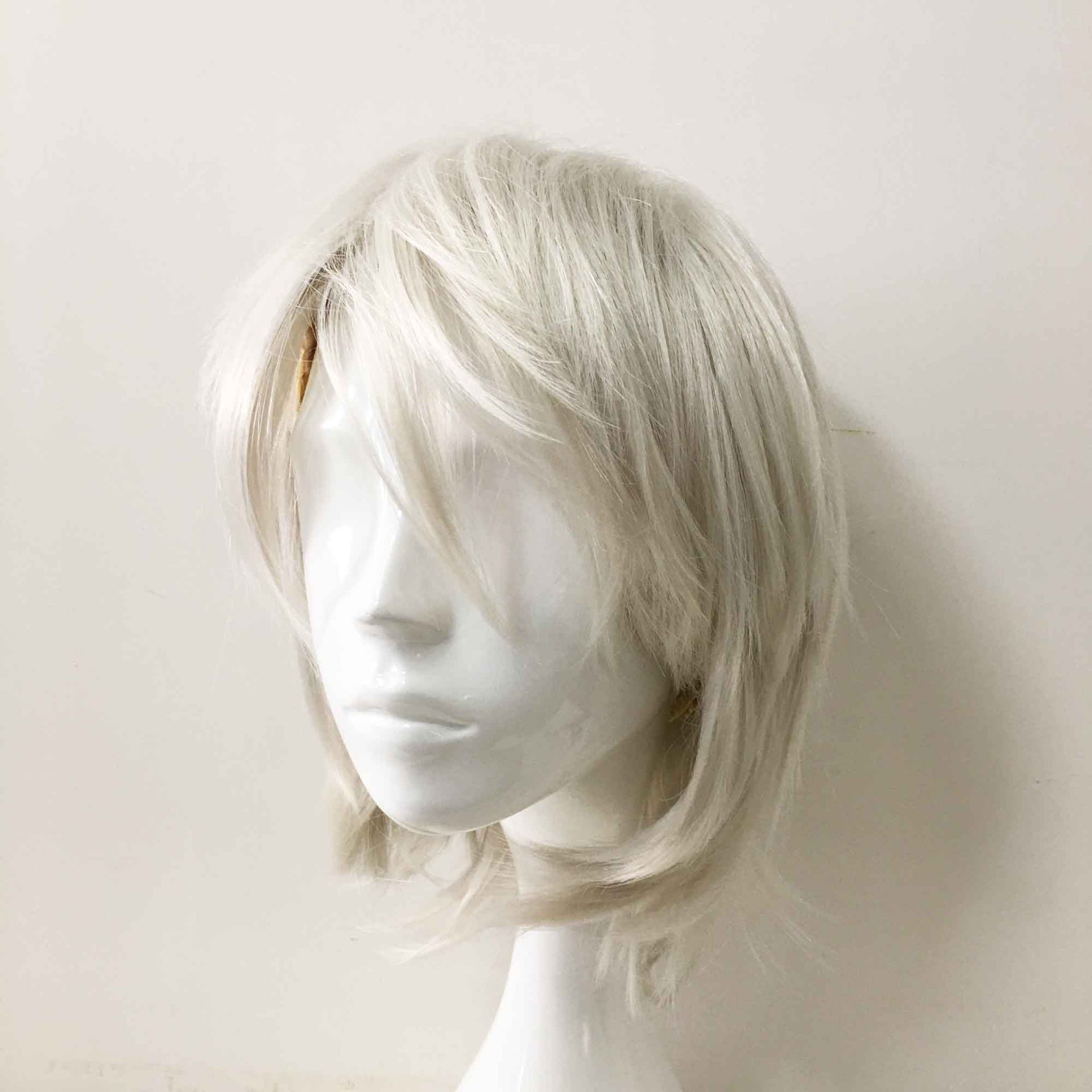 nevermindyrhead Men Unisex White Short Straight Long Bangs Cosplay Wig