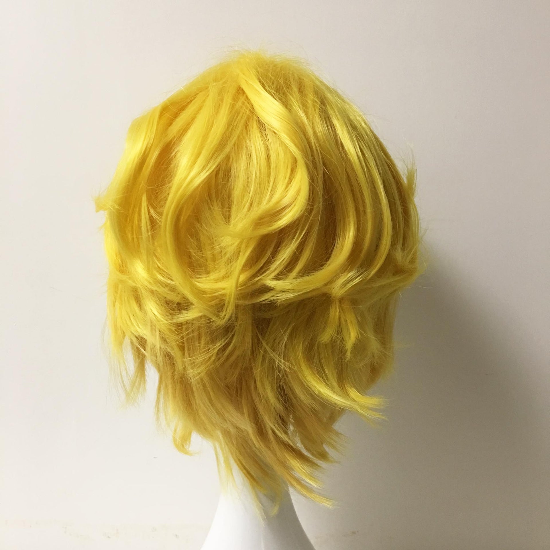 nevermindyrhead Men Yellow Short Straight Fringe Bangs Natural Curls Cosplay Wig